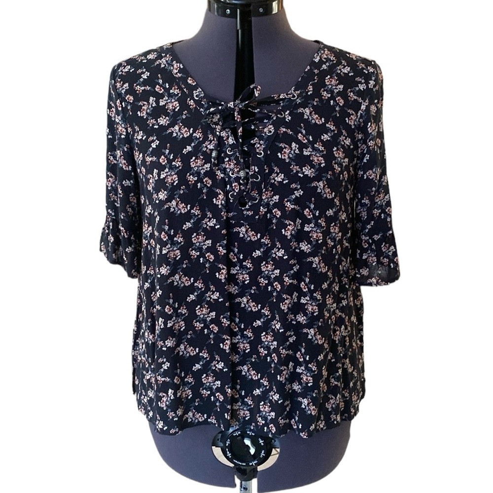 American Eagle Floral Lace Up Top Blue/Pink Sz M Jordan Viscose V-Neck Shorthand